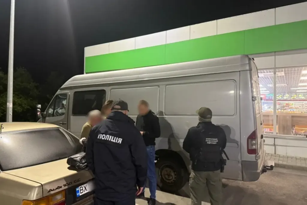 На Тернопільщині викрили схему незаконного переправлення через кордон: затримано двох чоловіків
