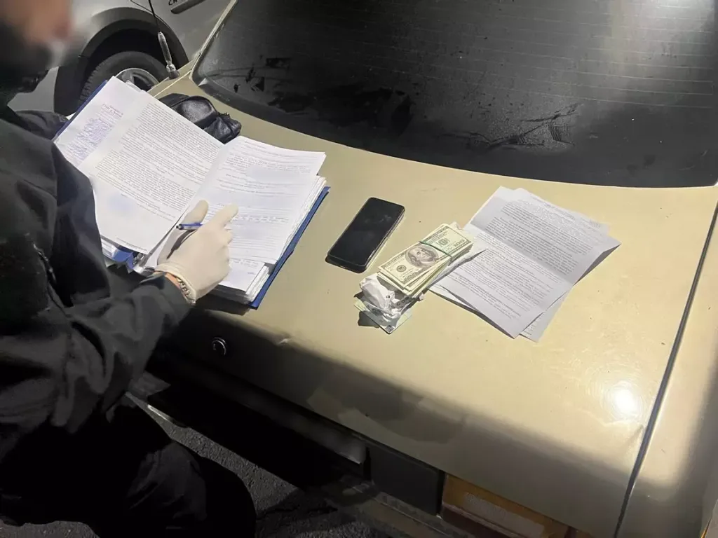 На Тернопільщині викрили схему незаконного переправлення через кордон: затримано двох чоловіків