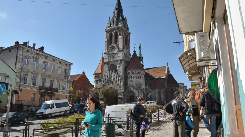 Чортків відзначає 503-тю річницю: благодійний аукціон, нагородження та концерт військового оркестру