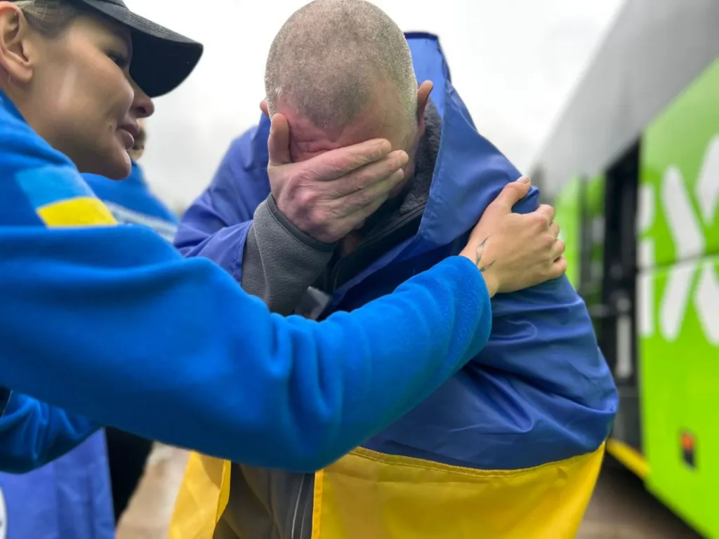 З російського полону звільнено 205 українців: серед них військові та цивільні