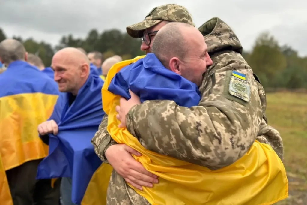 З російського полону звільнено 205 українців: серед них військові та цивільні