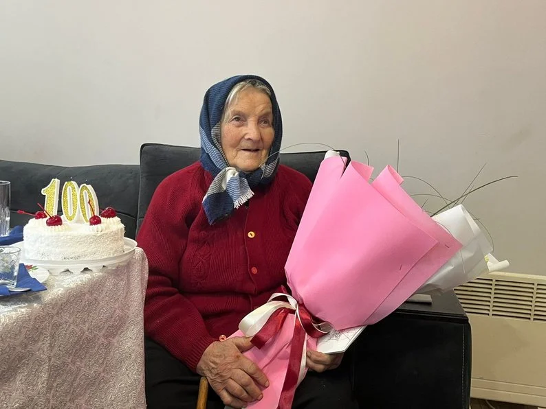 “Грамоту обласної ради читала без окулярів”: жителька Тернопільщини відзначила столітній ювілей
