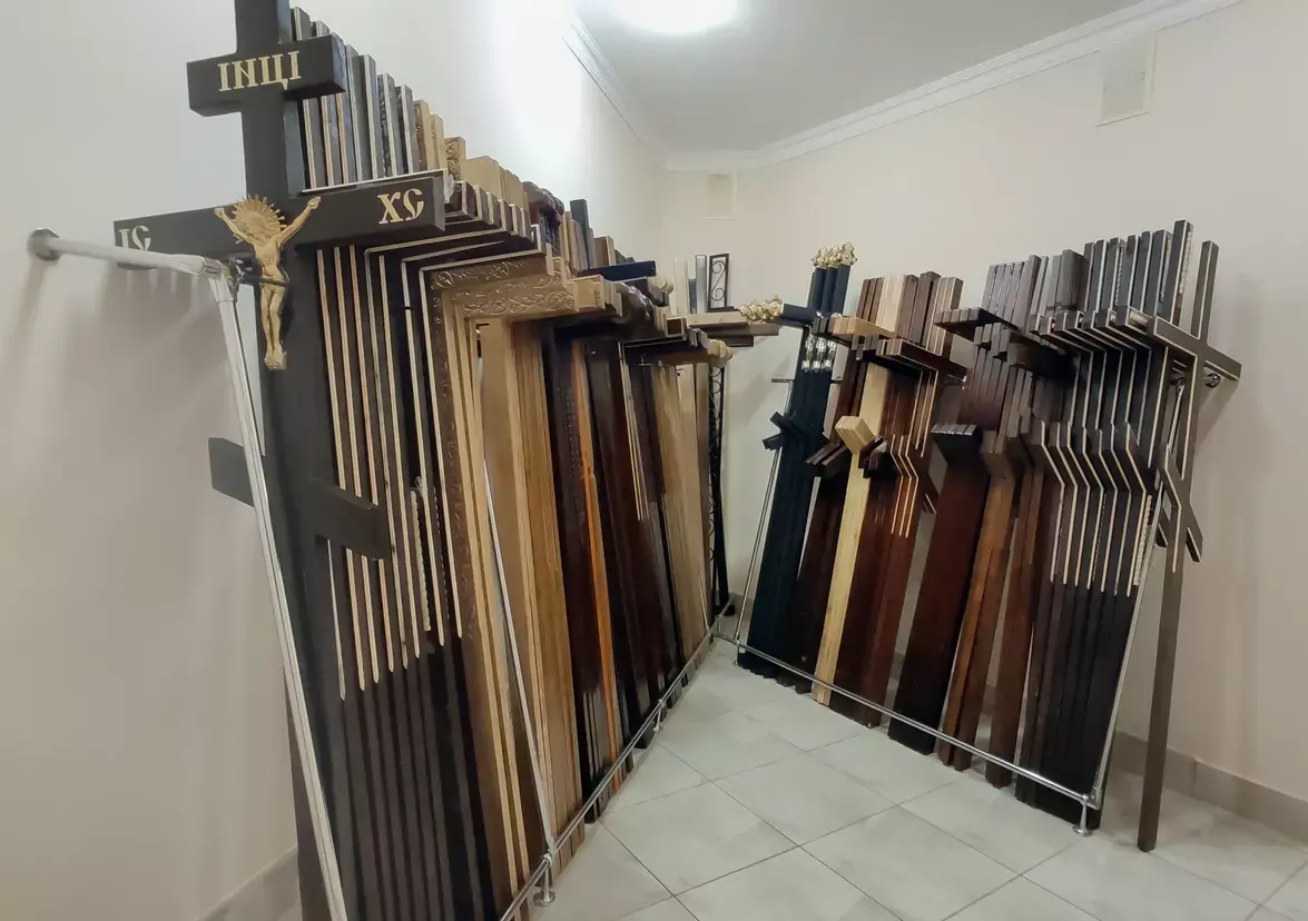 Тисячі гривень на квіти, труну, одяг та лампадки: ми з’ясували, скільки коштує поховати людину в Тернополі