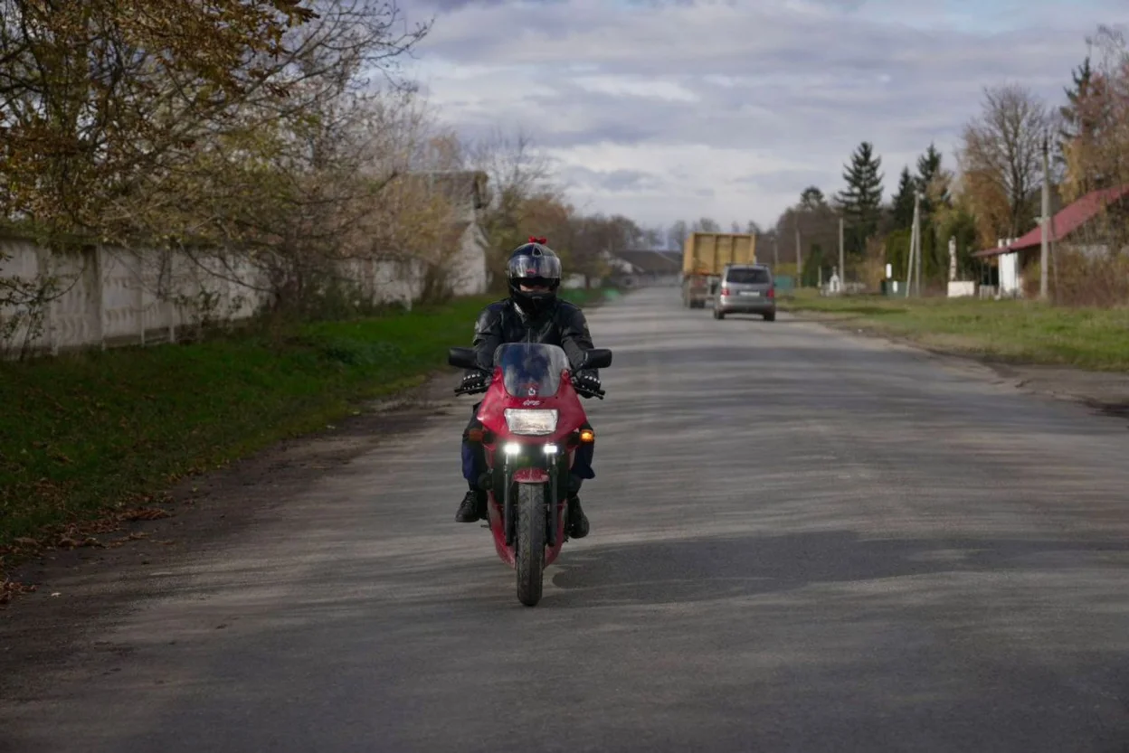 “Ламаю стереотипи”: 23-річна Ілона Скоромна з Тернопільщини працює автомеханікинею