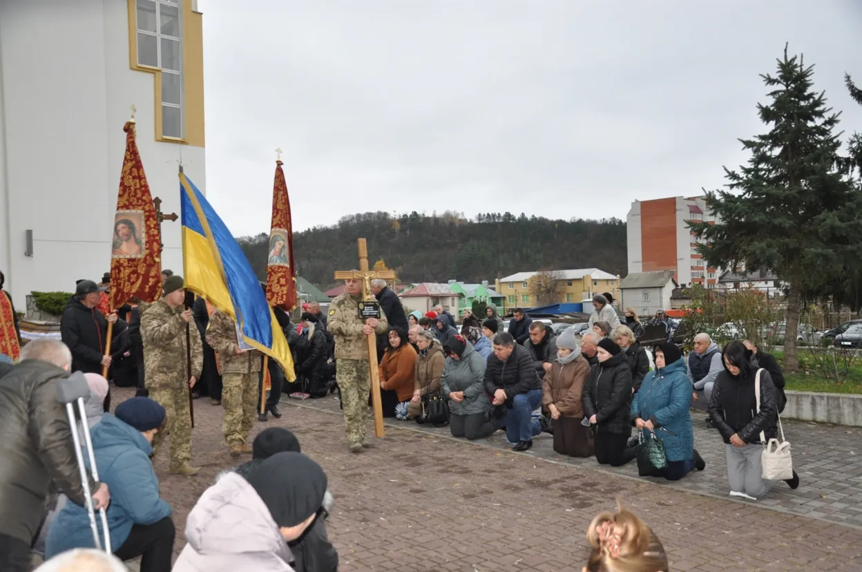 Загиблий Герой Бабкін Дмитро повернувся до рідного Звиняча через півтора року, «на щиті»