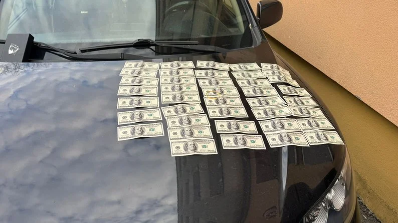 У Тернополі чоловіка підозрюють у вимаганні грошей за зняття з розшуку