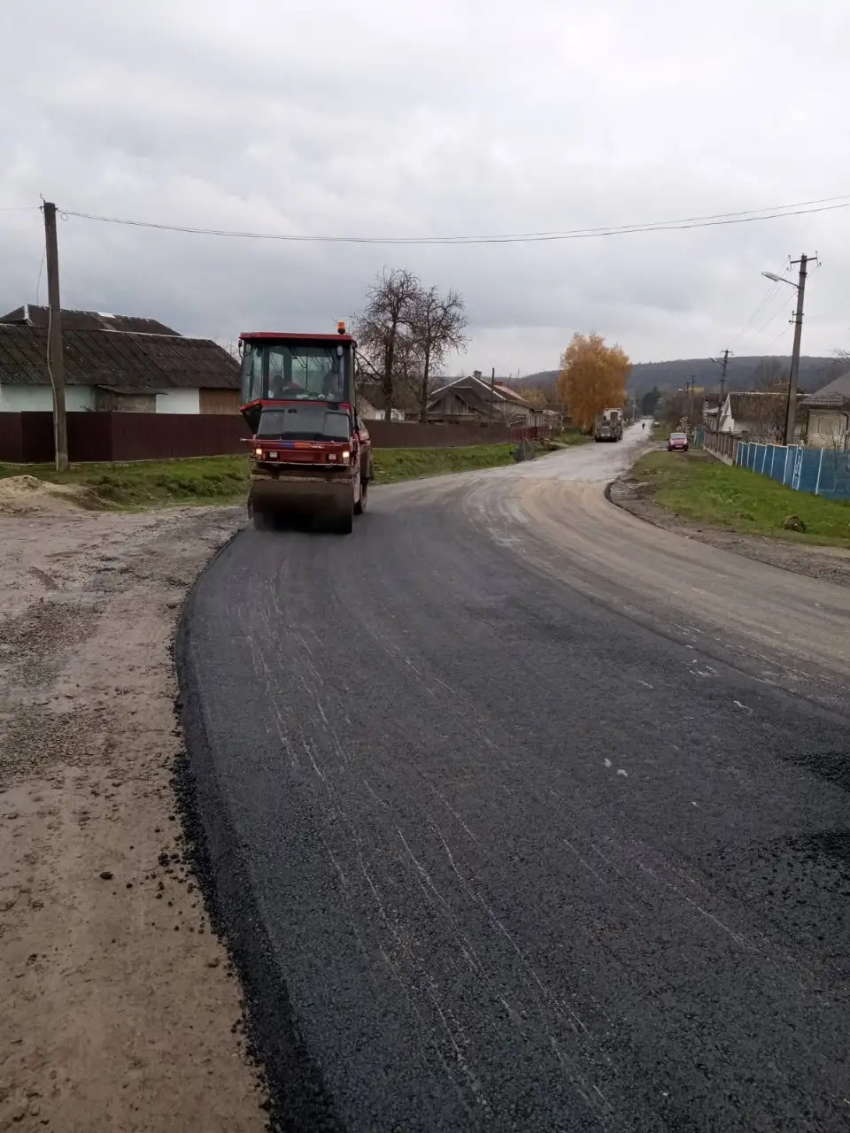 У Кровинці аварійно-ремонтні роботи через можливий зсув дороги