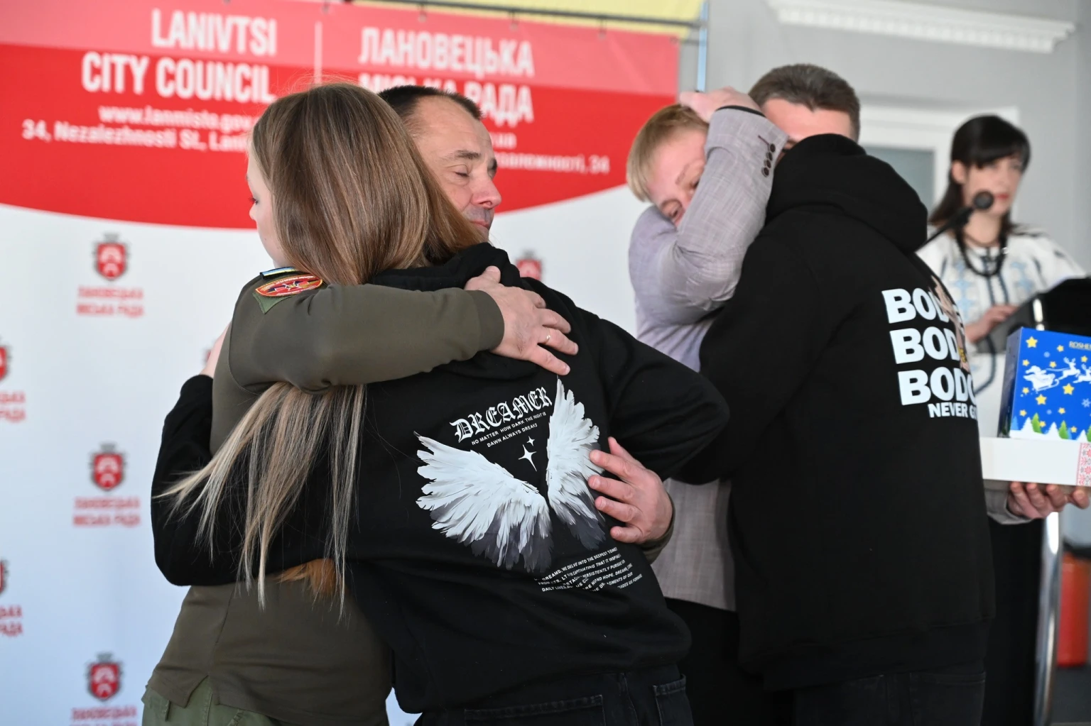 У Лановецькій громаді вручили кулони-обереги дітям полеглих Героїв