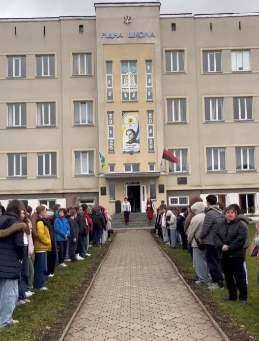 Чортківський ліцей №1 імені Маркіяна Шашкевича отримав обладнання для кабінетів фізики та хімії