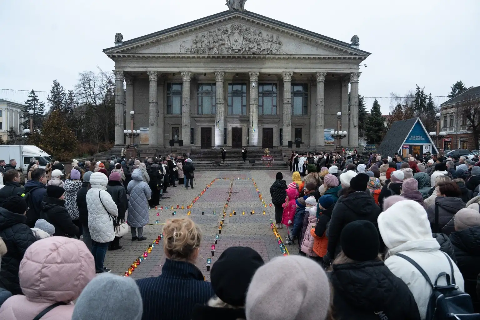 Свічки та молитви: Тернопіль згадує мільйони загиблих під час Голодоморів