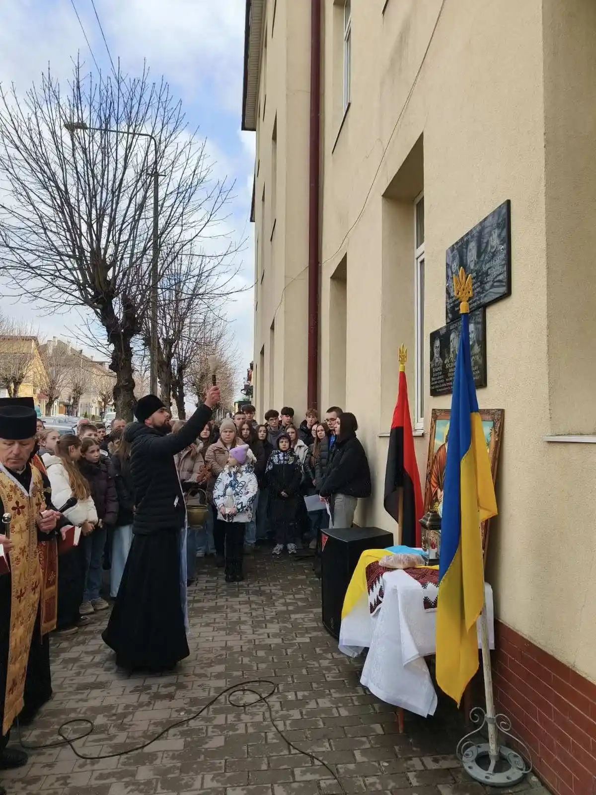 У Підволочиську відкрили меморіальну дошку трьом загиблим воїнам