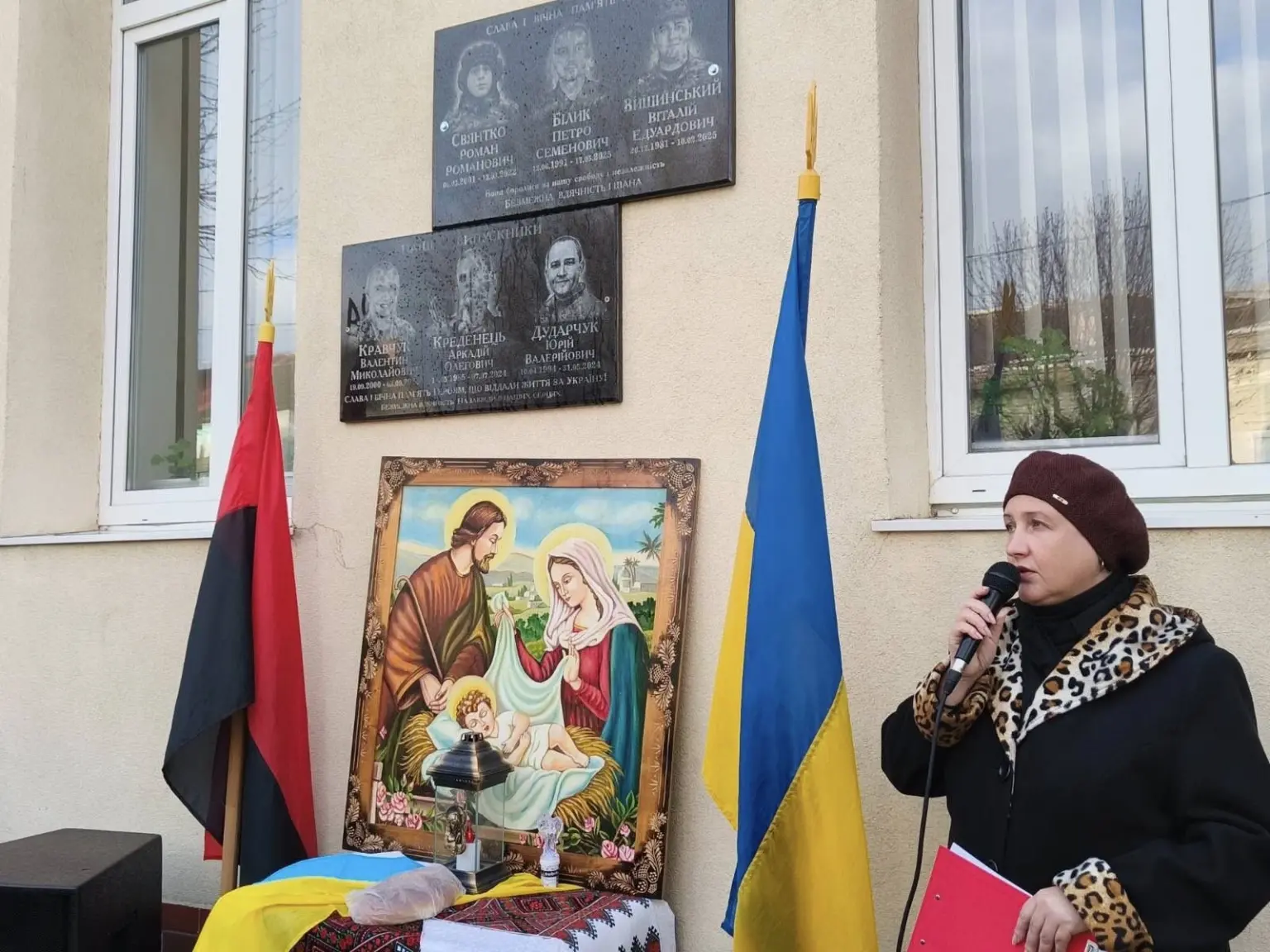 У Підволочиську відкрили меморіальну дошку трьом загиблим воїнам