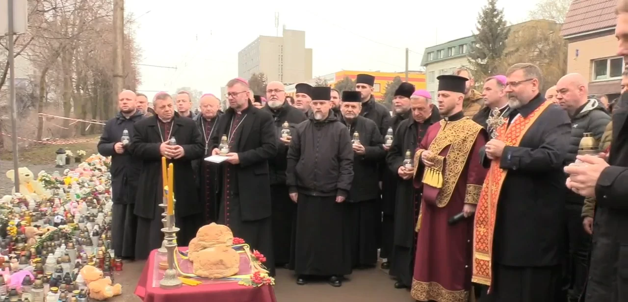 Глава УГКЦ Святослав Шевчук розплакався під час заупокійної панахиди у Тернополі за жертвами російської атаки