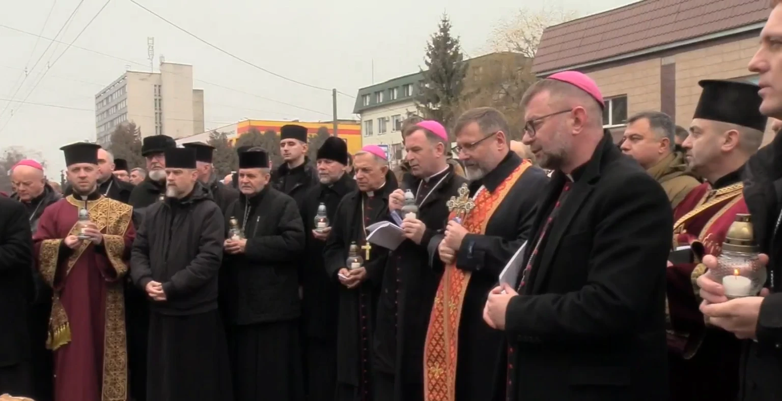 Глава УГКЦ Святослав Шевчук розплакався під час заупокійної панахиди у Тернополі за жертвами російської атаки