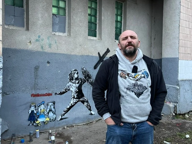 Мурал на місці трагедії: у Тернополі художник присвятив стінопис загиблим дітям