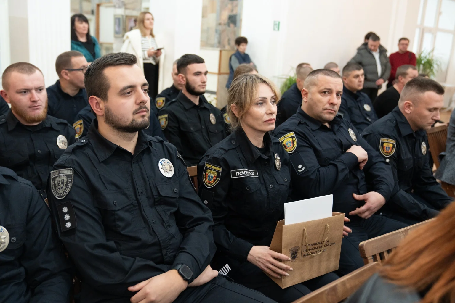 Нагородили людей, які рятували жителів Тернополя після російської атаки 19 листопада