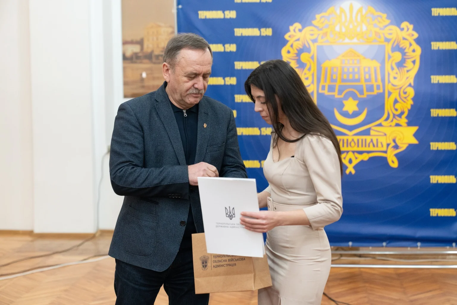 Нагородили людей, які рятували жителів Тернополя після російської атаки 19 листопада
