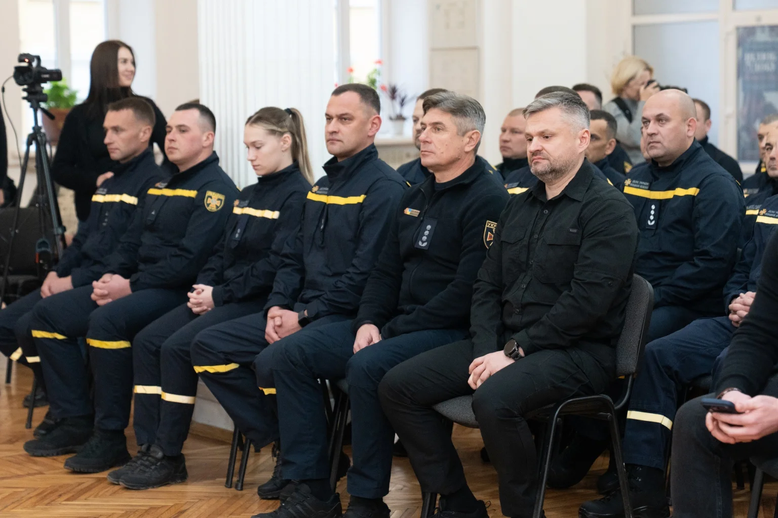 Нагородили людей, які рятували жителів Тернополя після російської атаки 19 листопада