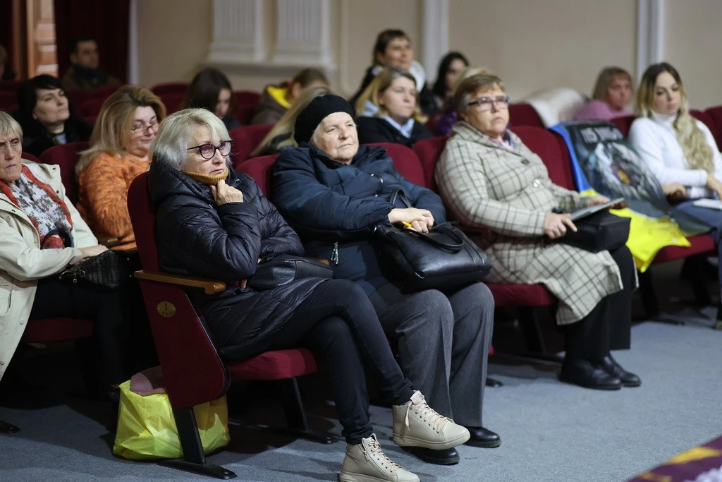 Представники ГУР уперше зібрали родини полонених: у Тернополі відбулася зустріч із Координаційним штабом