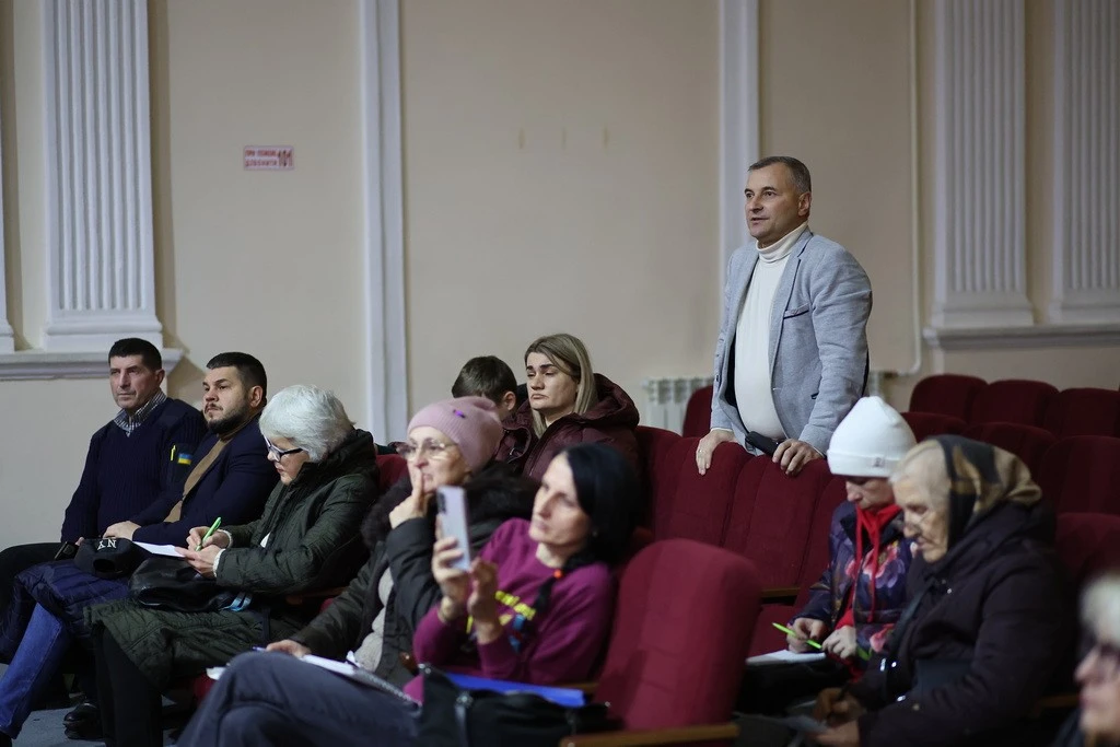 Представники ГУР уперше зібрали родини полонених: у Тернополі відбулася зустріч із Координаційним штабом