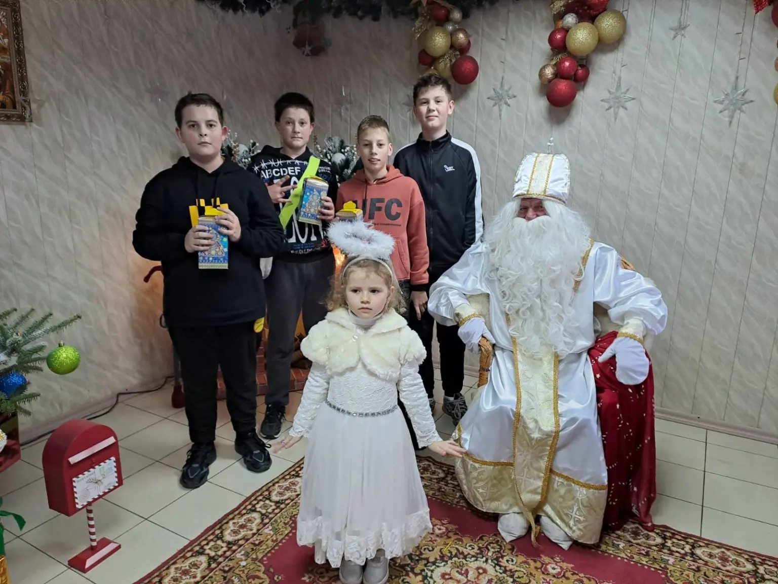 Борщівська громада відкрила Хатинку Миколая: понад 1400 дітей відвідали святкову резиденцію