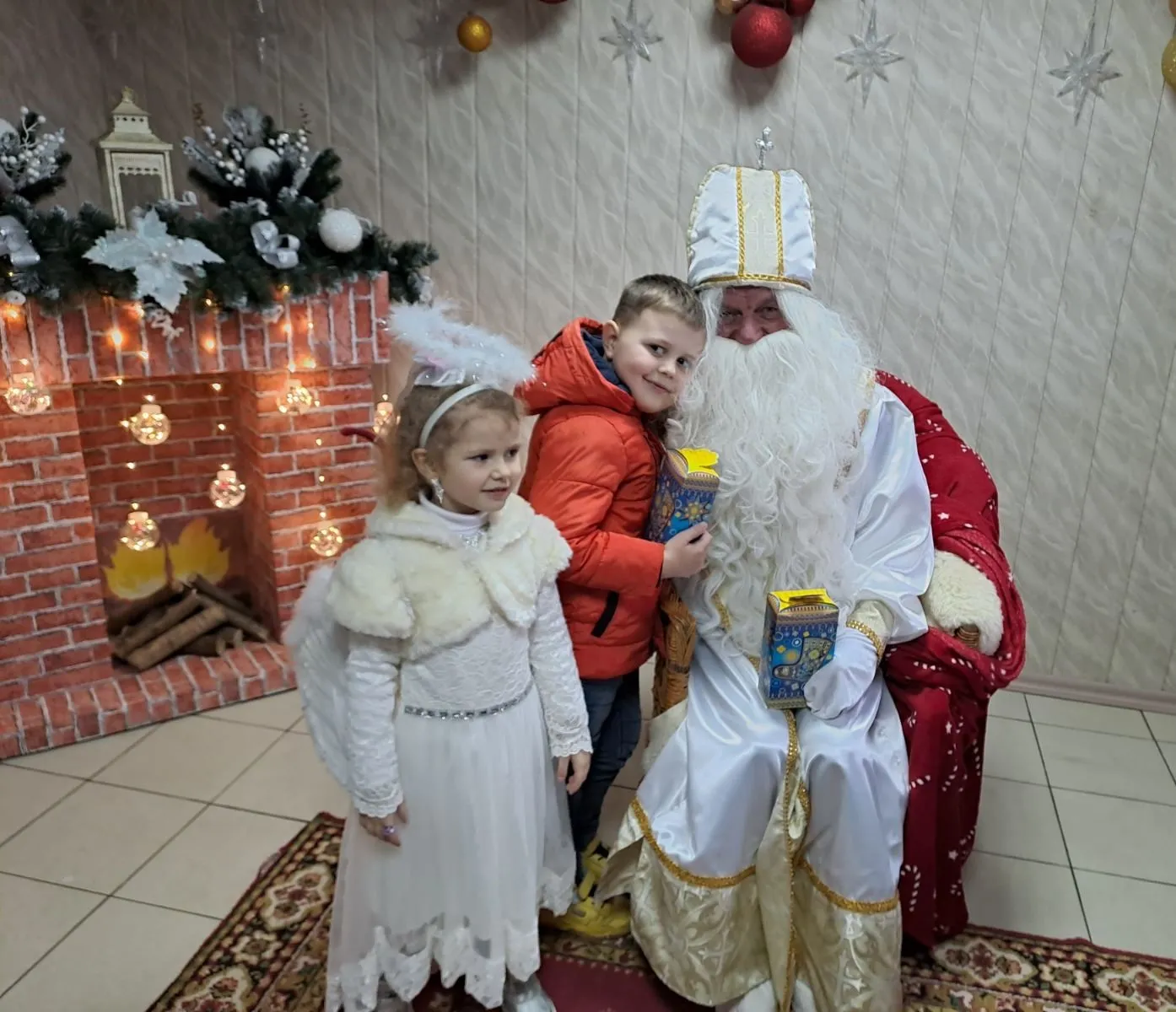 Борщівська громада відкрила Хатинку Миколая: понад 1400 дітей відвідали святкову резиденцію