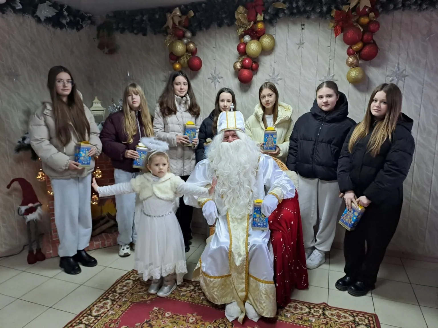 Борщівська громада відкрила Хатинку Миколая: понад 1400 дітей відвідали святкову резиденцію