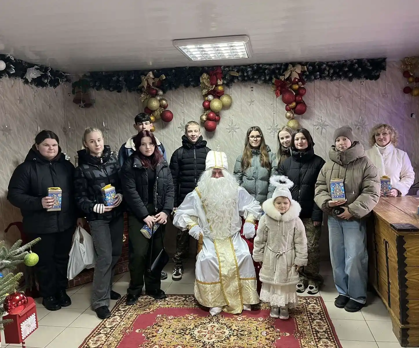 Борщівська громада відкрила Хатинку Миколая: понад 1400 дітей відвідали святкову резиденцію