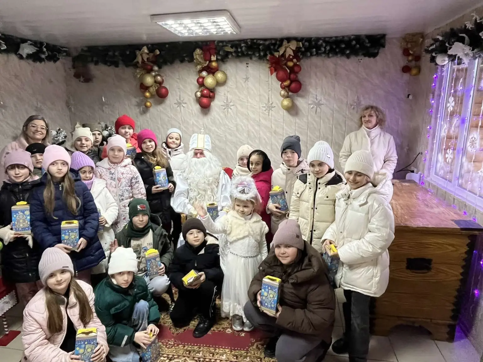Борщівська громада відкрила Хатинку Миколая: понад 1400 дітей відвідали святкову резиденцію