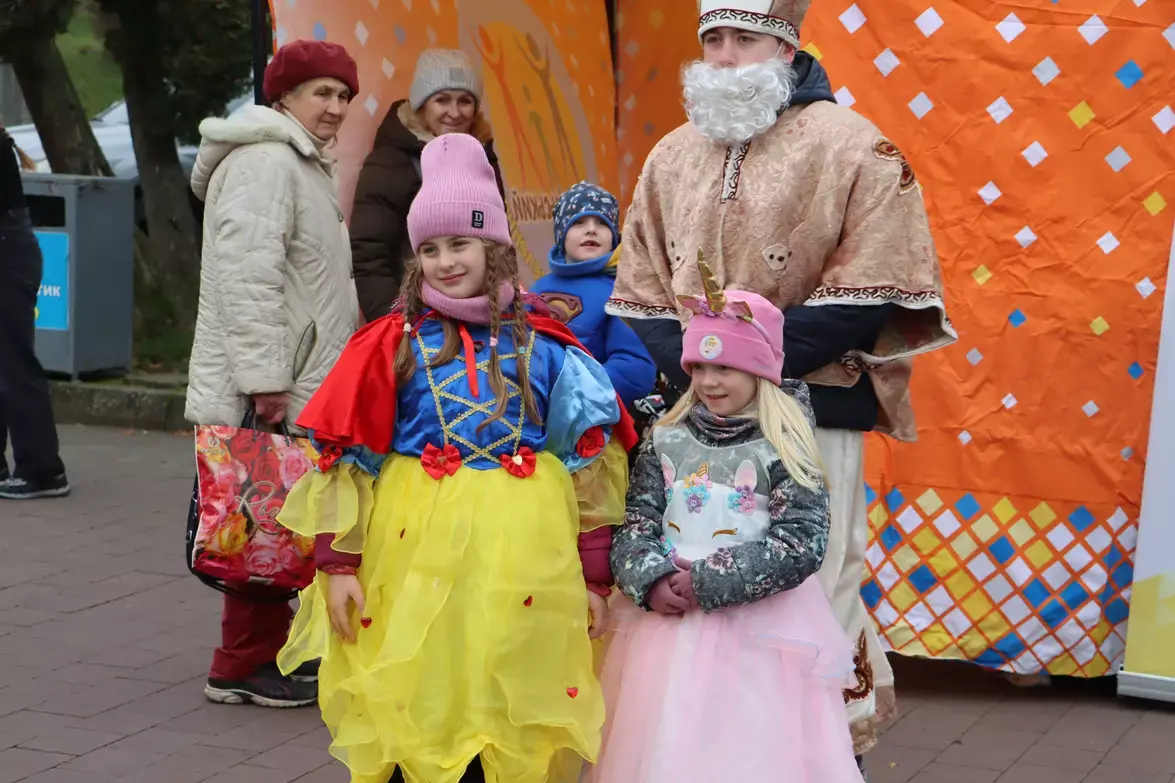 На набережній провели благодійний забіг, щоб допомогти дітям, які постраждали від ракетного удару по Тернополю