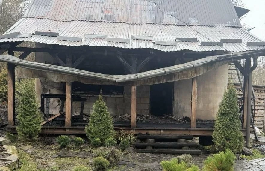 Вогонь знищив популярну базу відпочинку на Тернопільщині: власники показали наслідки пожежі