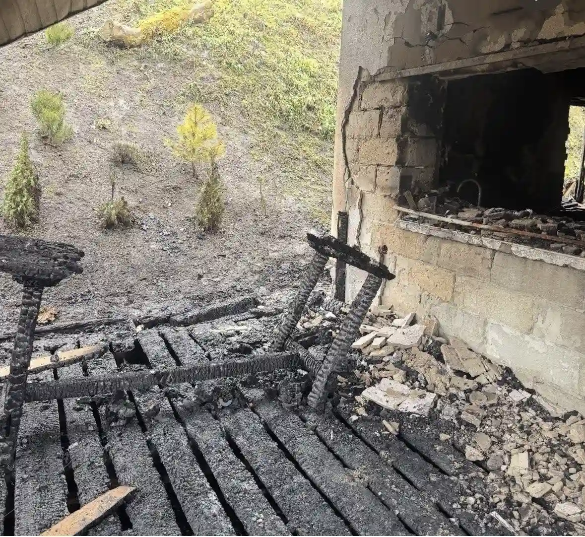 Вогонь знищив популярну базу відпочинку на Тернопільщині: власники показали наслідки пожежі