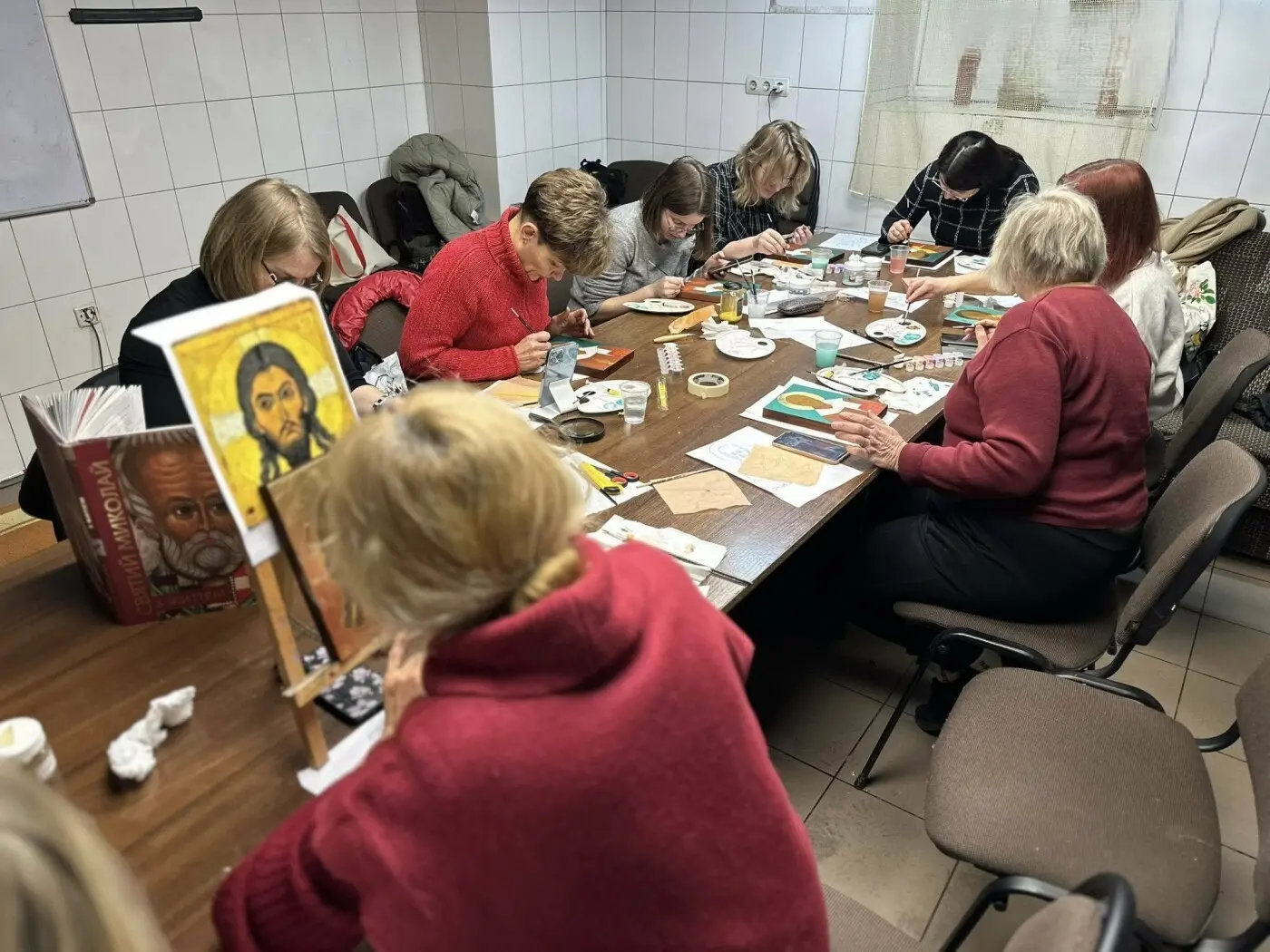 Ікона як молитва: в Тернополі навчають писати віру пензлем і серцем