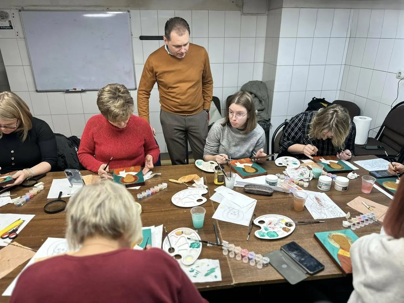 Ікона як молитва: в Тернополі навчають писати віру пензлем і серцем