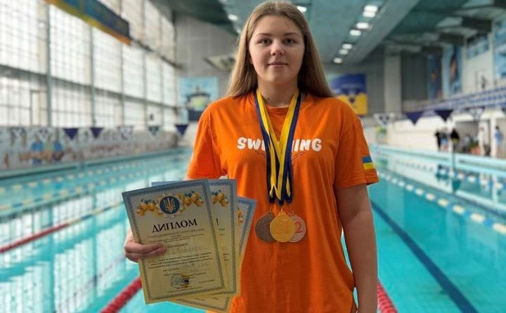 Спортсменка з Тернопільщини завоювала 4 призових медалі на чемпіонаті України з параплавання
