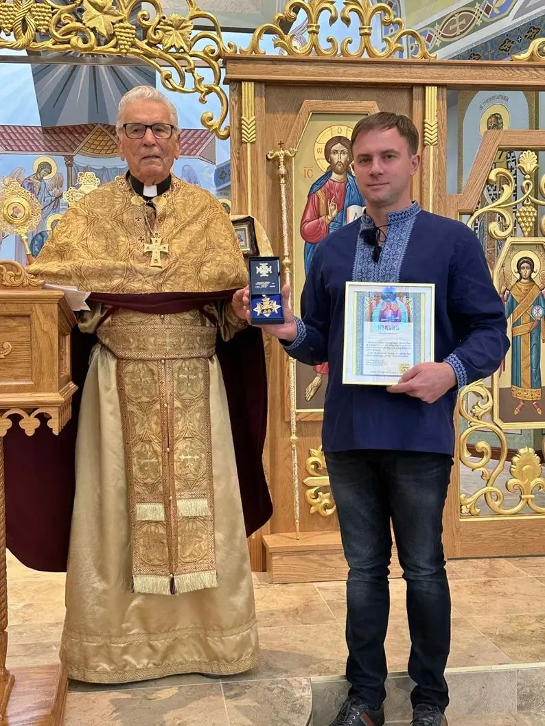 Іконописець із Кременця представив у Вашингтоні виставку ікон на бронеплитах
