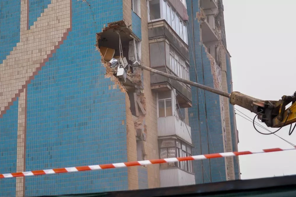 Чому демонтують будинок на Стуса, у який влучила ворожа ракета 19 листопада Чому демонтують будинок на Стуса, у який влучила ворожа ракета 19 листопада
