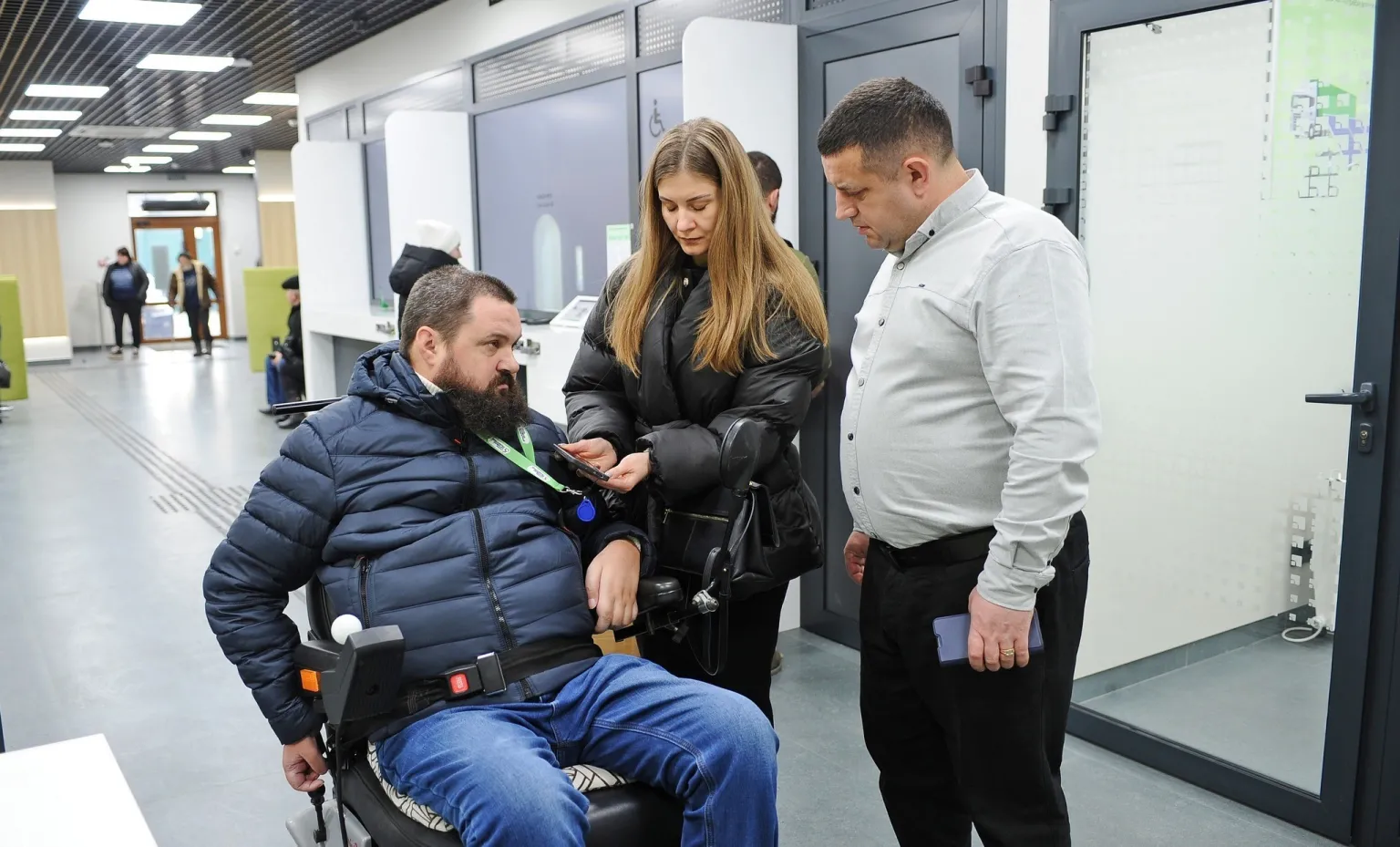 У Чорткові відкрили єдине на Тернопільщині безбар’єрне відділення банку