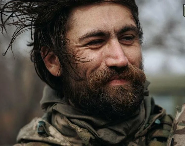 На фасаді багатоквартирного житлового будинку у Тернополі створять стінопис, присвячений загиблому воїну Валерію Дорохо