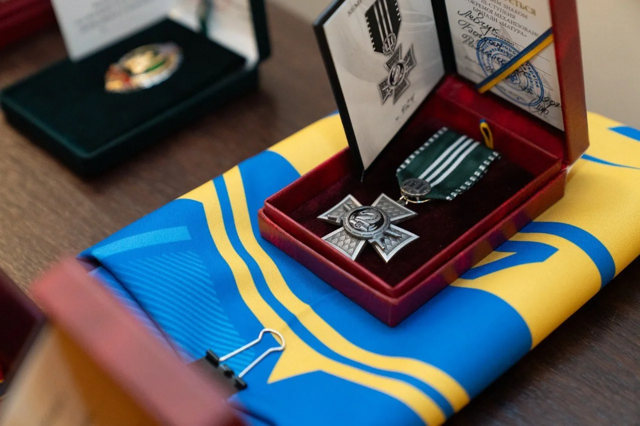 Посмертні нагороди родинам 52 загиблих військових вручили на Тернопільщині Посмертні нагороди родинам 52 загиблих військових вручили на Тернопільщині