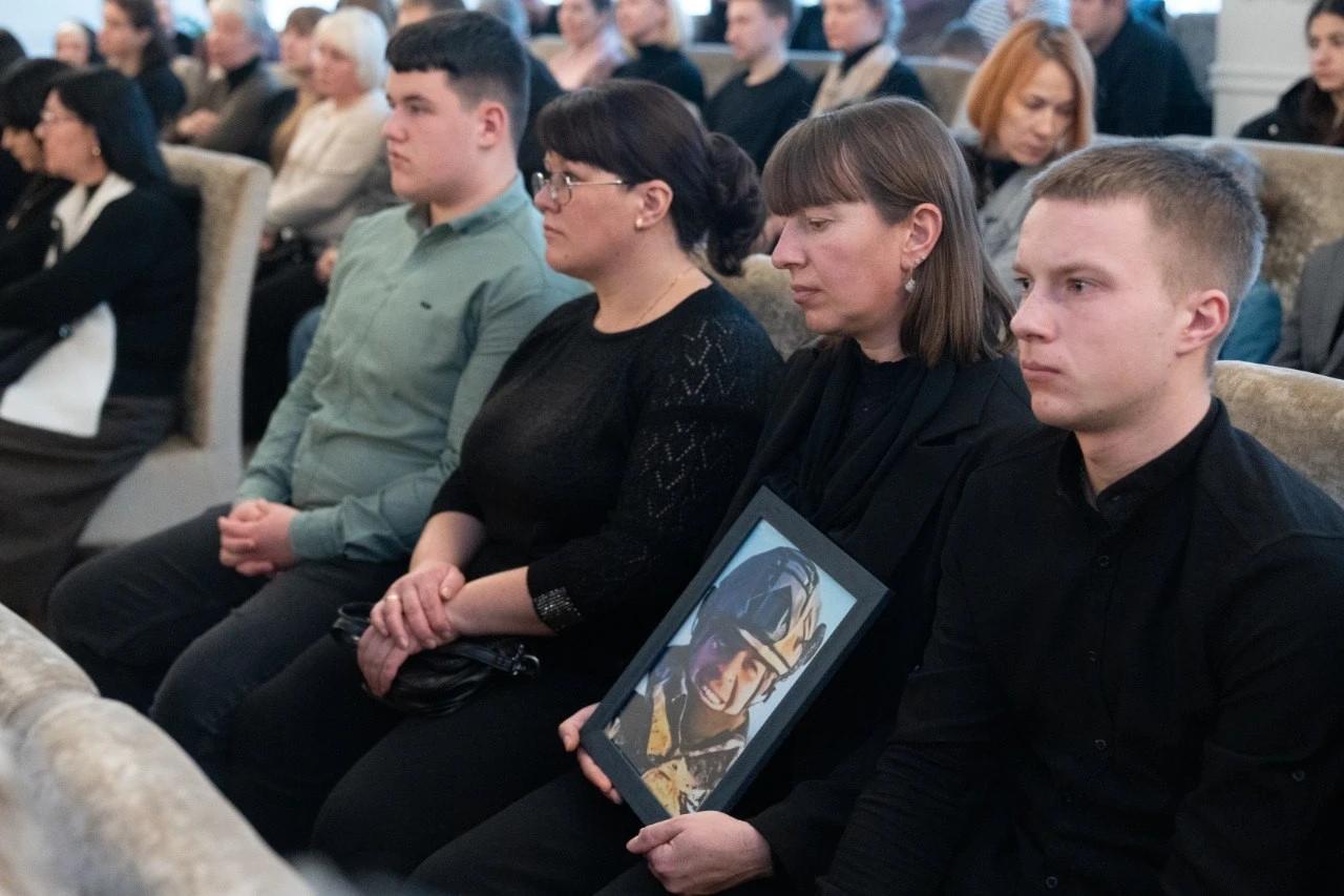 Посмертні нагороди родинам 52 загиблих військових вручили на Тернопільщині Посмертні нагороди родинам 52 загиблих військових вручили на Тернопільщині