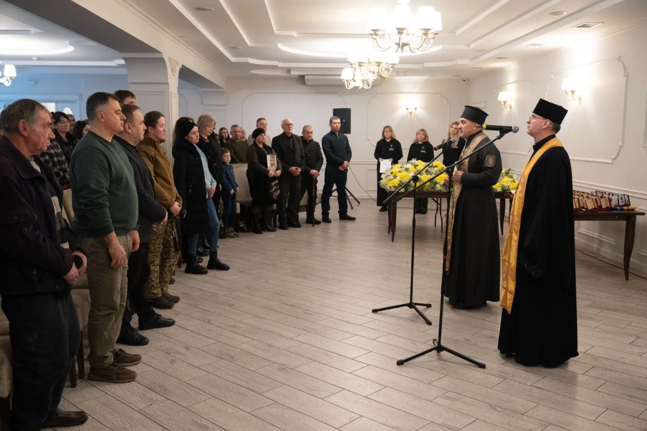 Посмертні нагороди родинам 52 загиблих військових вручили на Тернопільщині Посмертні нагороди родинам 52 загиблих військових вручили на Тернопільщині