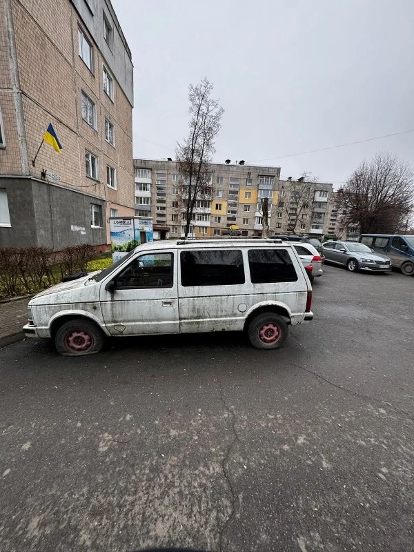 “9 покинутих автомобілів заважають на вулицях Тернополя”: стало відомо, яку проблему вони створюють для людей