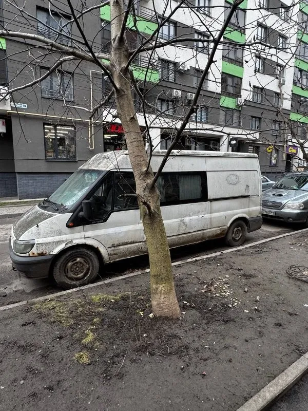 “9 покинутих автомобілів заважають на вулицях Тернополя”: стало відомо, яку проблему вони створюють для людей
