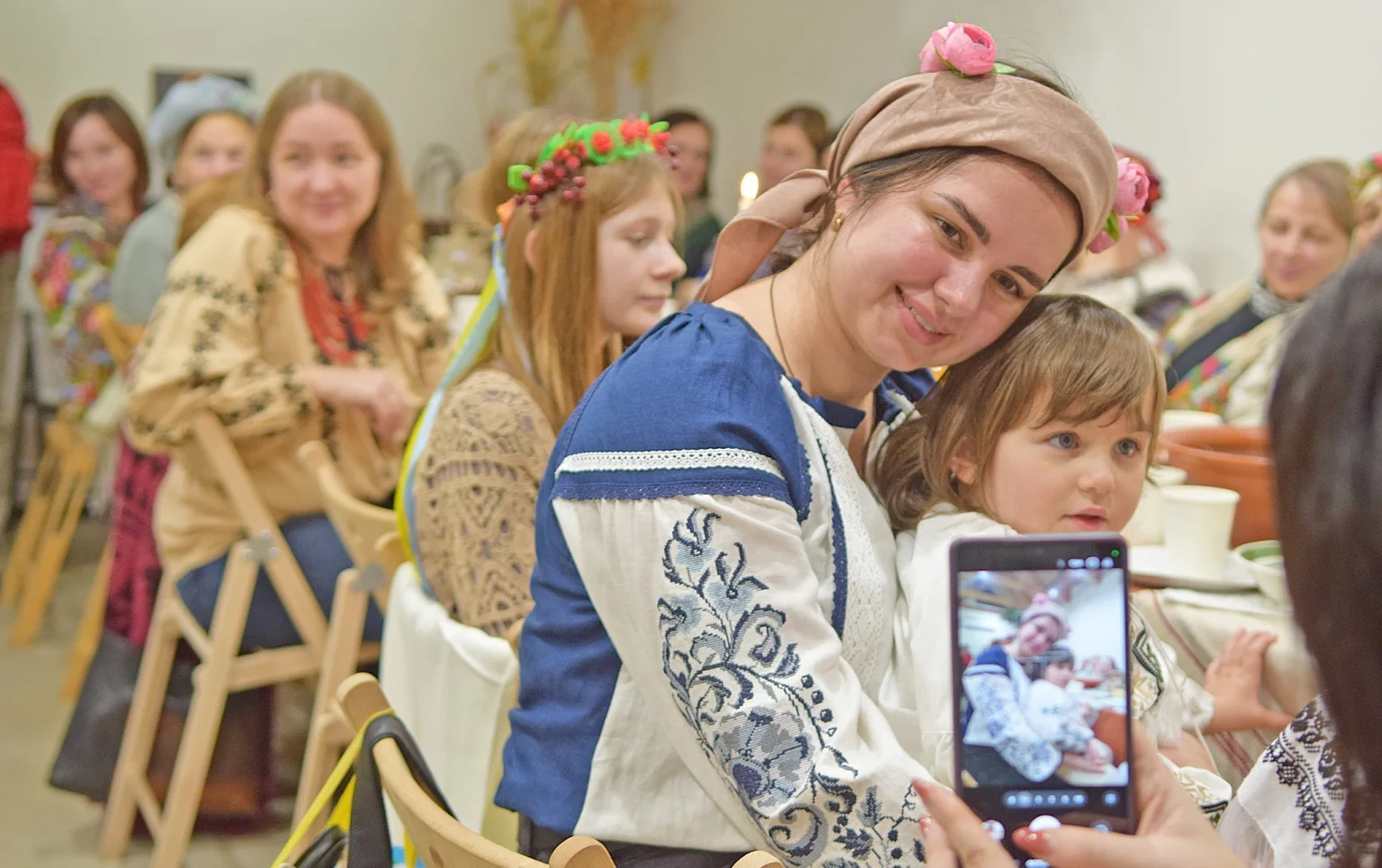 Вареничні вечорниці у Чорткові: народний одяг, колядки та традиції