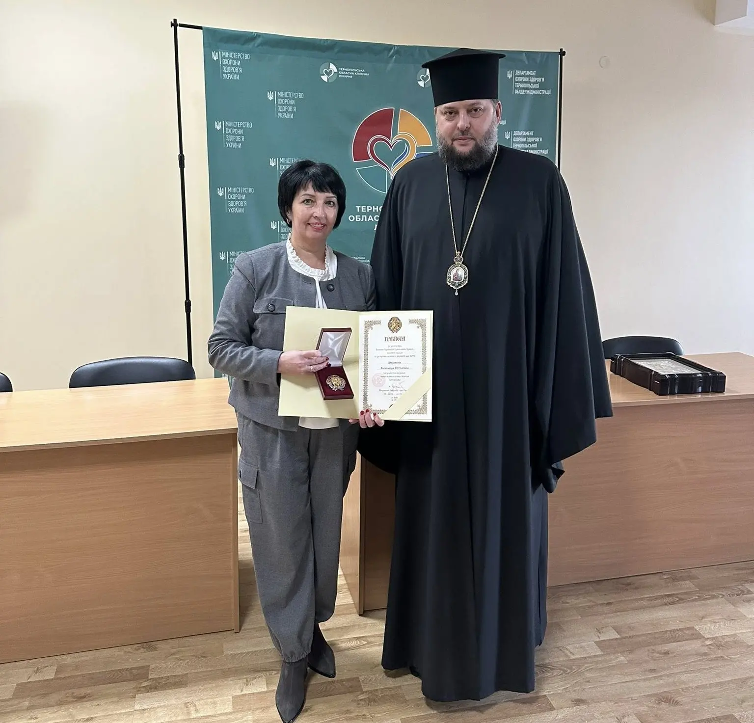Двох лікарів Тернопільської обласної лікарні нагородили орденом цілителя Пантелеймона