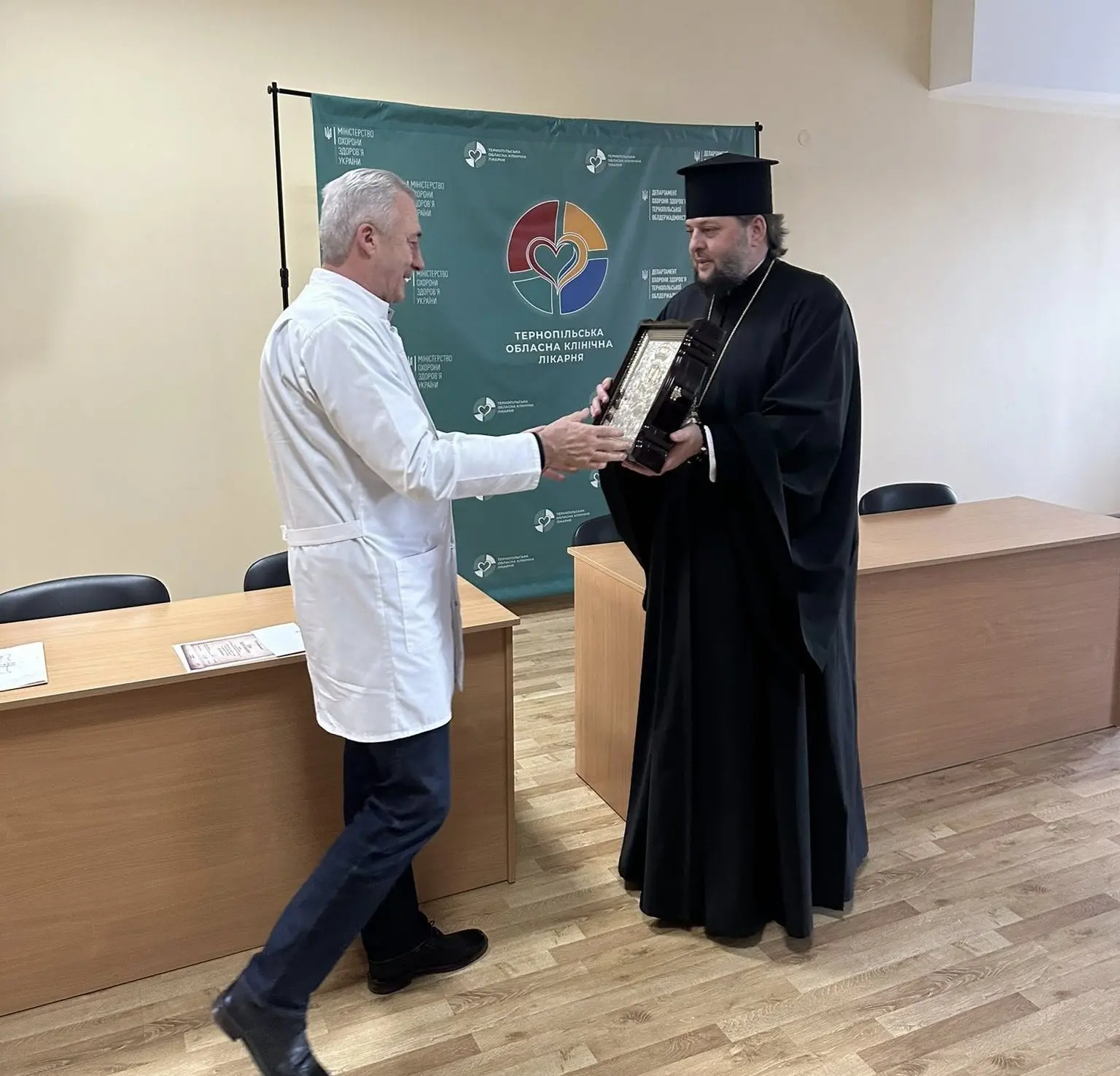 Двох лікарів Тернопільської обласної лікарні нагородили орденом цілителя Пантелеймона