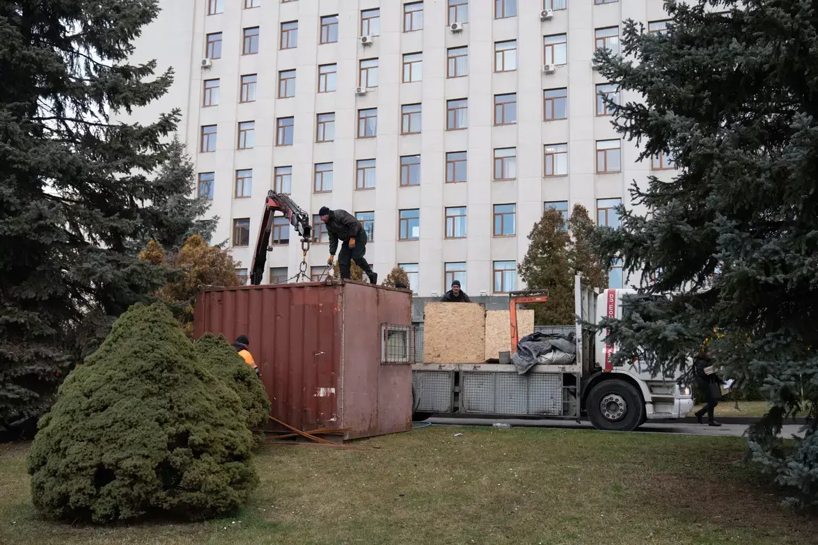 Біля будівлі Тернопільської облради почали облаштовувати безбар’єрний маршрут Біля будівлі Тернопільської облради почали облаштовувати безбар’єрний маршрут
