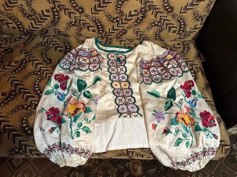 У селі на Тернопільщині збереглася родинна вишиванка, якій майже 100 років