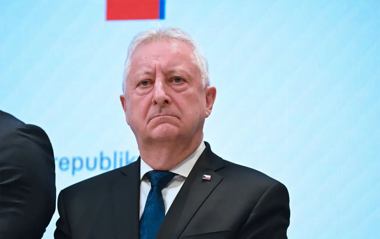 В Чехії зірвали візит міністра оборони країни в Україну, – ЗМІ